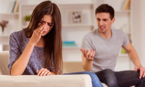 Vất vả hơn 10 năm ở xứ người để gửi tiền về cho vợ mua đất làm nhà, ngày trở về vợ tiết lộ một chuyện động trời khiến tôi vô cùng phẫn nộ