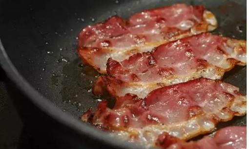 Muối làm tổn thương thận và nó tình cờ được ẩn trong những món ăn vặt và gia vị mà bạn yêu thích 