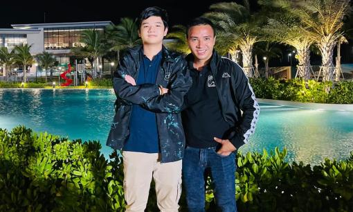 Ông xã MC Hoàng Linh khoe ảnh gặp lại con trai ruột, dung mạo quý tử hiện tại gây sốt