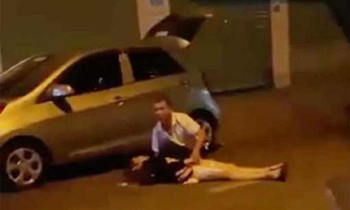 Bắt 2 tên cướp giật túi xách làm người phụ nữ ngã đập đầu xuống đường bất tỉnh