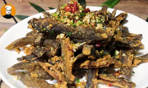 Món cá này được ca tụng là 'nhân sâm dưới nước', nếu đi chợ hãy mua về chiên giòn. Món ăn vô cùng nhiều đạm, giàu canxi