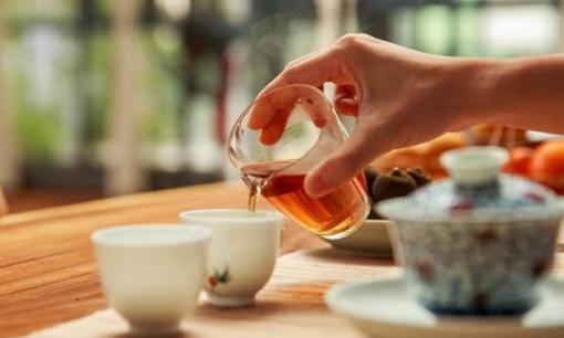 Người uống nước đun sôi và người uống nước chè trong thời gian dài, cơ thể ai khỏe mạnh hơn? Bác sĩ đưa ra câu trả lời 