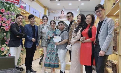 Á hậu Thương Bella rạng rỡ ra mắt chuỗi nhượng quyền Yến sào đông trùng hạ thảo HHMom