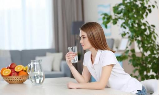 Uống nước buổi sáng khi bụng đói có tốt cho sức khỏe? Lời nhắc của chuyên gia: Nếu bạn không chú ý 3 điều, bạn sẽ uống nó vô ích