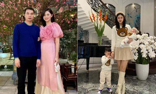 Á hậu Thanh Tú cho 2 quý tử 'lên sóng', bé thứ hai cực bụ bẫm đáng yêu