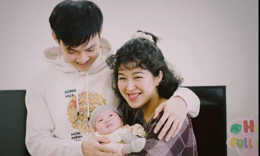 Em gái MC Diệp Chi lần đầu công khai chân dung chồng lên mạng xã hội