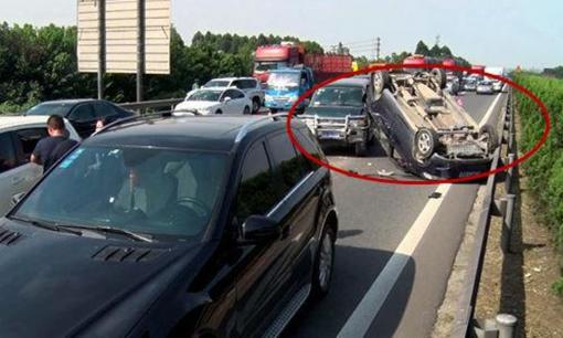 Lái xe trên đường cao tốc, hãy nhớ 4 điểm này, rủi ro sẽ giảm ít nhất một nửa! 