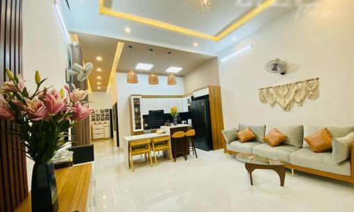 Vợ chồng trẻ chia sẻ kinh nghiệm xây nhà cấp bốn với chi phí thấp không tưởng nhưng nhìn thành quả 'gây mê'