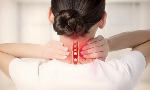 Không thể làm được 3 động tác đơn giản này chứng tỏ cổ vai gáy của bạn đang gặp vấn đề, phòng ngừa ghi nhớ 7 điểm này