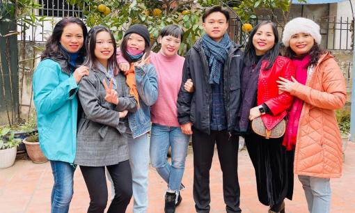 Con trai cố nhạc sĩ Trần Lập bảnh bao, chững chạc ở tuổi 18 trong loạt ảnh mới bên gia đình