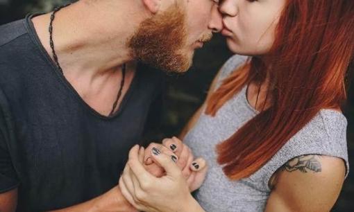 Thích chạm vào bạn '3 chỗ' này, nghĩa là đàn ông muốn giở trò đồi bại, phụ nữ phải biết tránh