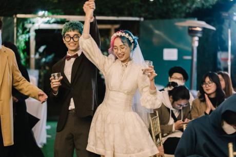 Đám cưới '3 không' giữa Thủ Đô của cặp 9X gây sốt, khách mời không cần phong bì mà còn có quà mang về