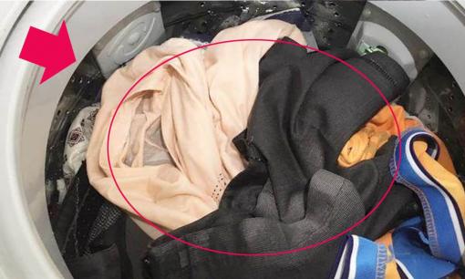 Đừng chỉ cho bột giặt vào giặt, hãy học mẹo nhỏ này, quần áo sau khi giặt sạch sẽ, mềm mại và không còn mùi hôi