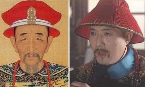 Quan tham bị phán tội chết, ngồi trong nhà lao la hét lớn một câu. Hoàng đế Khang Hi nghe thấy liền miễn chết và phục chức