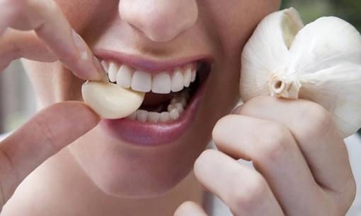 Tỏi là “gia vị vàng” trong mùa dịch bệnh nhưng ăn bao nhiêu tỏi mỗi ngày mới tốt?