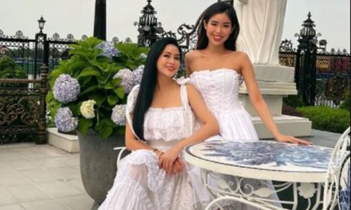 Em chồng Tăng Thanh Hà - Tiên Nguyễn chúc mừng sinh nhật mẹ ruột: Bức hình chụp chung 'gây lú' vì trông như hai chị em