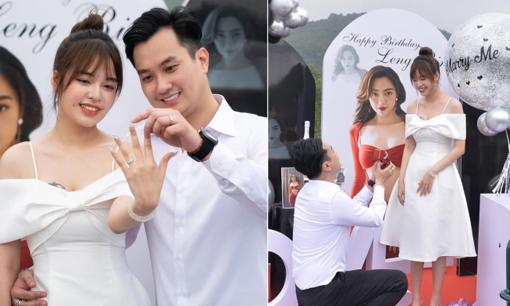 Diễn viên  Anh Tuấn 'Phố trong làng' bất ngờ cầu hôn bạn gái 