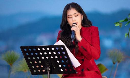 Tự tin cover ca khúc nhạc Hoa khó nhằn, Nam Em bị bóc hát sai âm ngữ be bét 