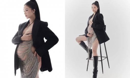 Salim khoe bụng bầu tháng cuối với trang phục xuyên thấu, dân tình nhìn mà 'nhức mắt'