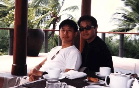 Người tình đồng giới đăng ảnh tưởng nhớ 19 năm ngày mất của Trương Quốc Vinh, nhiều người không khỏi xót xa