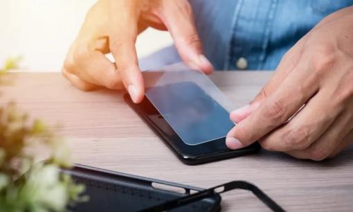 Smartphone có thực sự cần miếng dán bảo vệ màn hình?