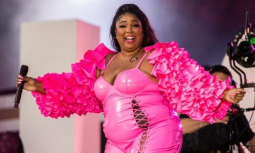 Nữ ca sĩ nặng hơn 100 kg Lizzo công khai đang hẹn hò