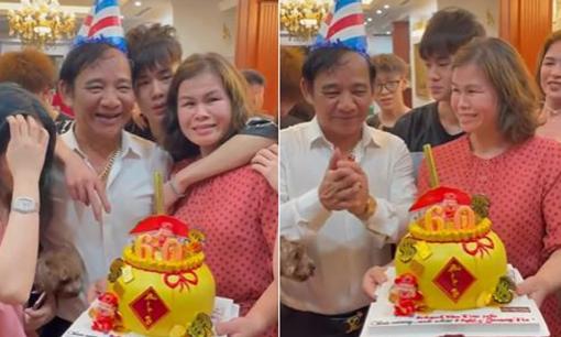 Nghệ sĩ Quang Tèo mừng sinh nhật, chân dung bà xã hiếm hoi lộ diện 