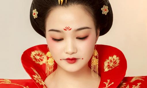 Những phi tần thời xưa có '2 chấm đỏ trên khóe miệng' không phải để làm đẹp mà là để cung phụng hoàng đế 