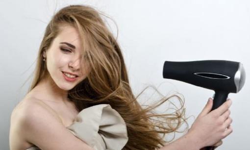 Bà bầu có được sử dụng máy sấy tóc không? Máy sấy tóc phát ra bao nhiêu bức xạ?