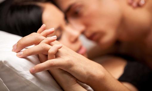Sau khi quan hệ, đàn ông thường xuyên làm 3 điều này không phải vì thích bạn mà chỉ là muốn “ngủ với bạn”