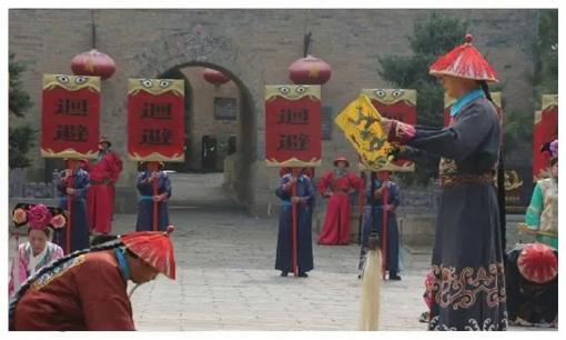 Các thái giám thời xưa thường không biết chữ, vì sao vẫn đọc được thánh chỉ? 