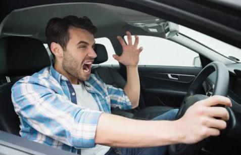 Thường rất hiền, tại sao khi lái xe bạn lại cáu gắt? Có một lý do cho điều này