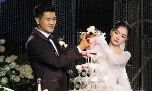Hà Đức Chinh và Mai Hà Trang có chia sẻ đầu tiên sau đám cưới, nam cầu thủ bị vợ tố là người 'ki bo'