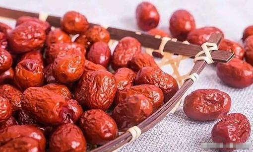 Sau khi hết kinh 1 tuần, chị em nên ăn thêm 3 loại thực phẩm này để không thiếu máu, không tăng cân, ngăn ngừa mãn kinh sớm