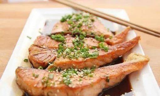 Phần ngon nhất của cá nước ngọt nằm ở đâu? Những người cầm đũa gắp 3 chỗ này đều là người sành ăn