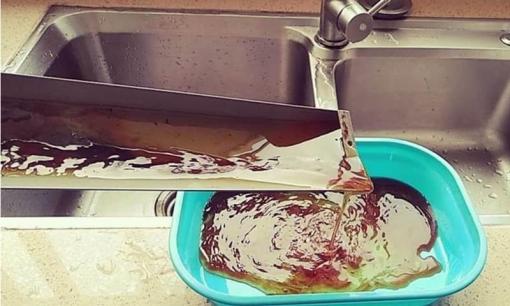 Dầu thải trong máy hút mùi là một bảo bối, đem trộn với đường có tác dụng thật mạnh mẽ, nhà nào cũng cần