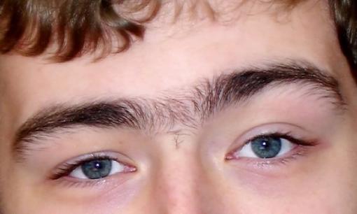 Đặc điểm khuôn mặt của người đàn ông yểu mệnh