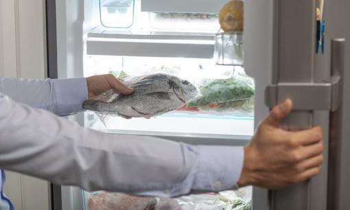 Cách khử mùi tanh trong tủ lạnh: Hết sạch mùi, không ảnh hưởng đến các đồ đông lạnh khác