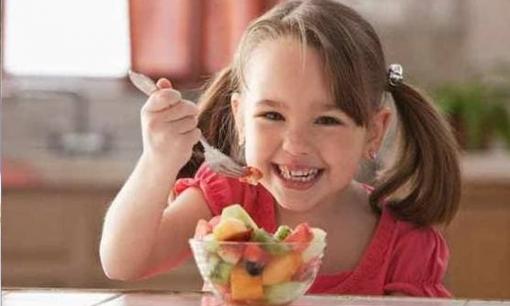 Bé kén ăn phải làm thế nào? Hướng dẫn bạn 6 cách khắc phục chứng kén ăn của bé!