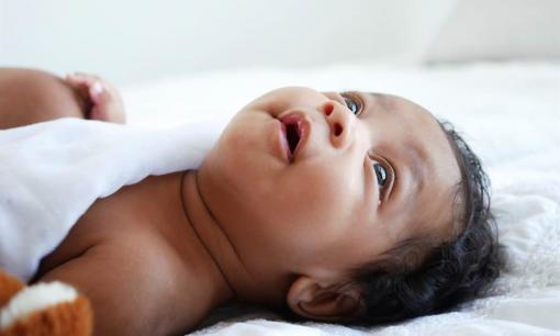 Cặp vợ chồng da trắng sinh con gái da đen, cô bé đã khóc khi có kết quả xét nghiệm ADN 28 năm sau