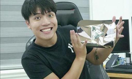 Trước Sơn Tùng, đây là chàng trai cùng quê Thái Bình đạt được nút kim cương YouTube