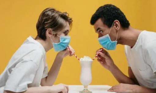 Tại sao mặt bạn trông đẹp hơn bình thường khi đeo khẩu trang? Bạn không thể đoán câu trả lời của nhà tâm lý học