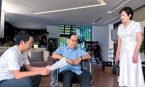 'Thương ngày nắng về' lộ tình tiết mới: Chủ tịch Hoàng Kim tỉnh lại nhưng tình hình sức khỏe đáng lo ngại 