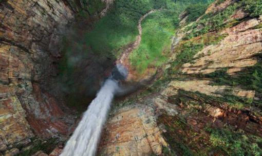 Thác nước dưới nước lớn nhất thế giới, với lưu lượng tương đương 25 con sông Amazon mỗi giây, chưa ai nhìn thấy nó