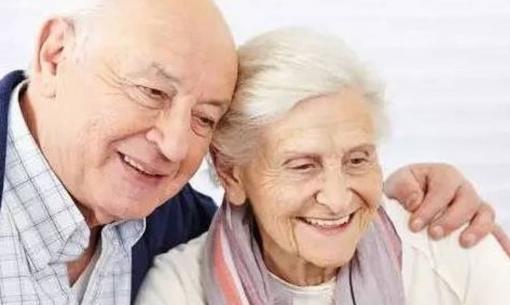 Nếu không muốn bị sa sút trí tuệ sau tuổi 50, bạn nhất định phải ghi nhớ những 'quy tắc' này trên bàn ăn 