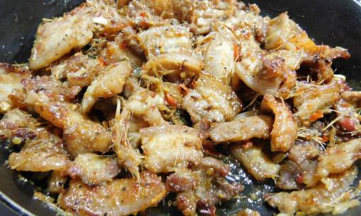 Thịt ba chỉ đừng rang cháy cạnh, làm theo công thức này vừa ngon giòn lại thấm vị