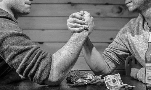 Lời khuyên: Người tuổi trung niên không nên mạnh tay trong hai vấn đề này, nếu không phúc khí của gia đình sẽ từ từ mai một