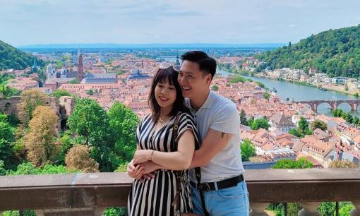 Mạnh Trường khoe 'hoàn thành xuất sắc nhiệm vụ' đưa vợ bầu du lịch châu Âu, bà xã Xuân Bắc để lại bình luận gây chú ý 