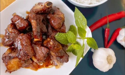 Sườn rang cháy cạnh muốn ngon và mềm, đừng bỏ qua nguyên liệu này