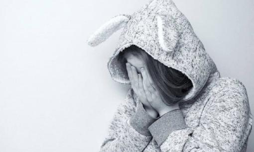 Khô mắt, cộm mắt, mỏi mắt phải làm sao? Hãy thử những phương pháp tuyệt vời này